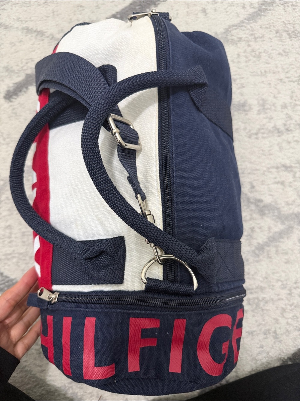 Tommy Hilfiger Small Duffle Bag - Picture 5 of 8